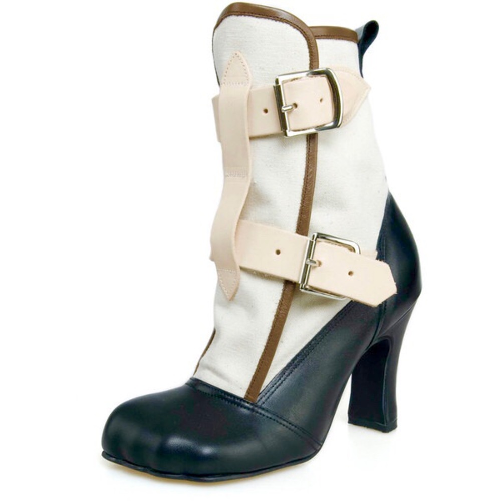 🎉HP🎉 VIVIENNE WESTWOOD Bondage Animal Toe Boots